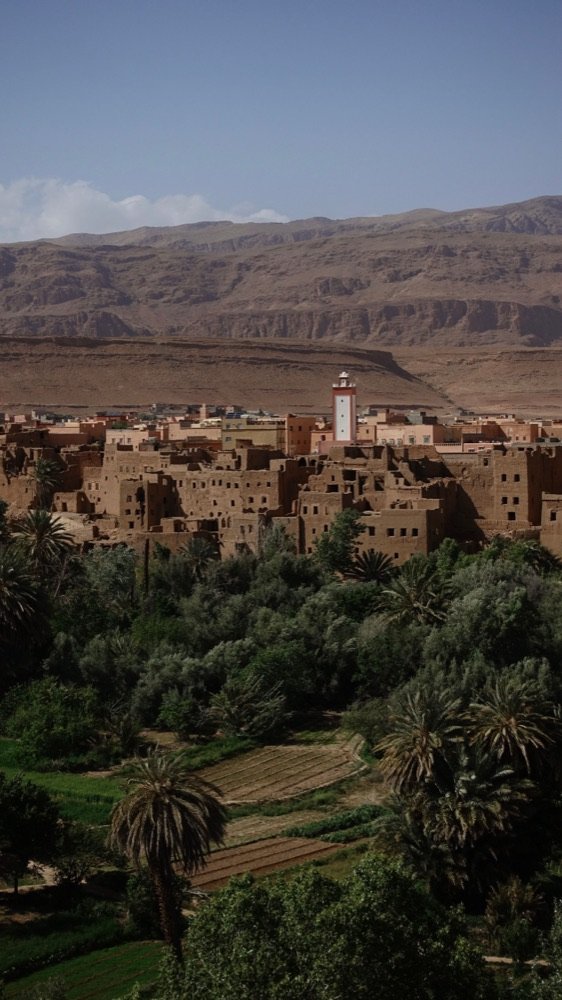 El sur de Marruecos: dunas, palmeral y pueblos de adobe.